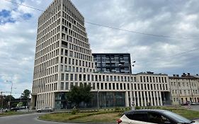 Lwow House апартаменти в центрі з бомбосховищем і критим приватним паркінгом